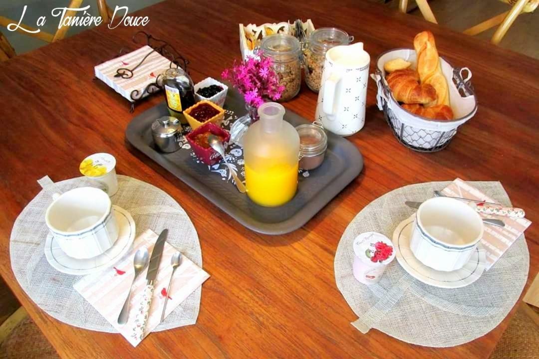 La Taniere Douce Bed and Breakfast Soulaucourt-sur-Mouzon Eksteriør billede