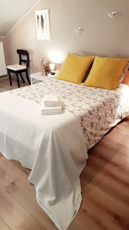 La Taniere Douce Bed and Breakfast Soulaucourt-sur-Mouzon Eksteriør billede